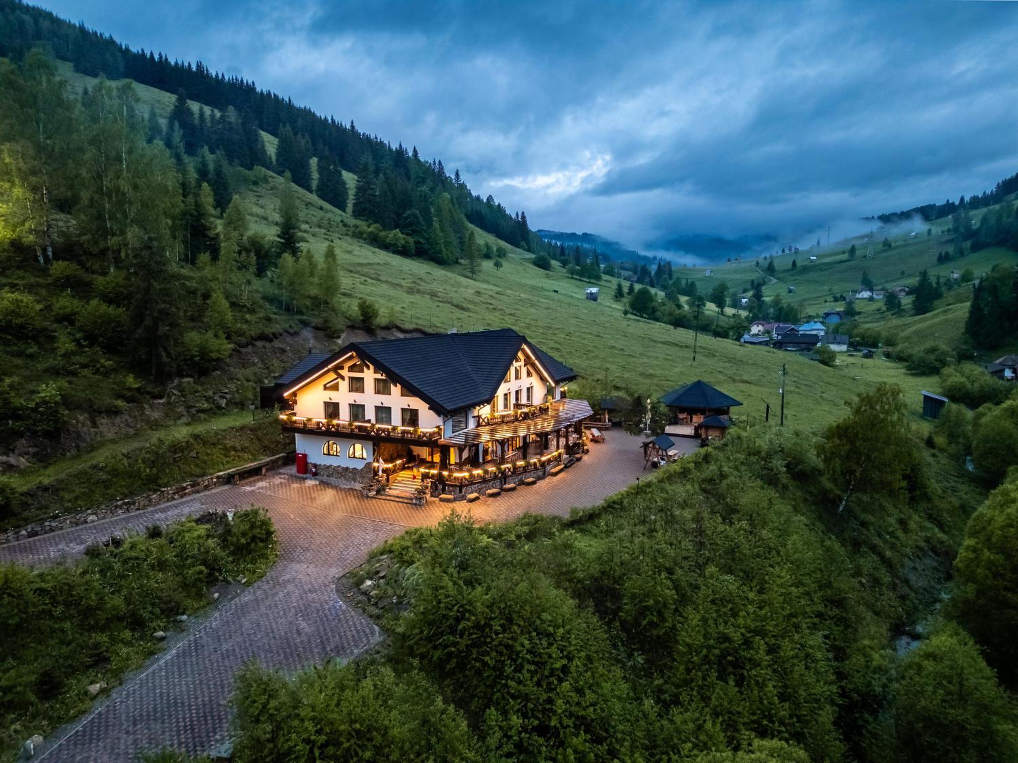Casa Baciu Colacu Fundu Moldovei Exterior foto